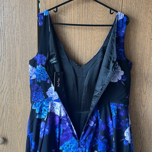 NEW Purple and Blue Hydrangea Fit & Flare Dress Size 16W - Picture 14 of 15